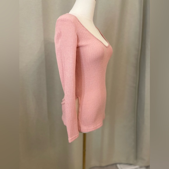 V Neck Fitted Long Sleeve Ribbed Top - Picture 2 of 3